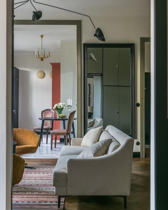 Dark Blue Apartment ワルシャワ エクステリア 写真