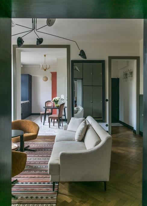 Dark Blue Apartment ワルシャワ エクステリア 写真
