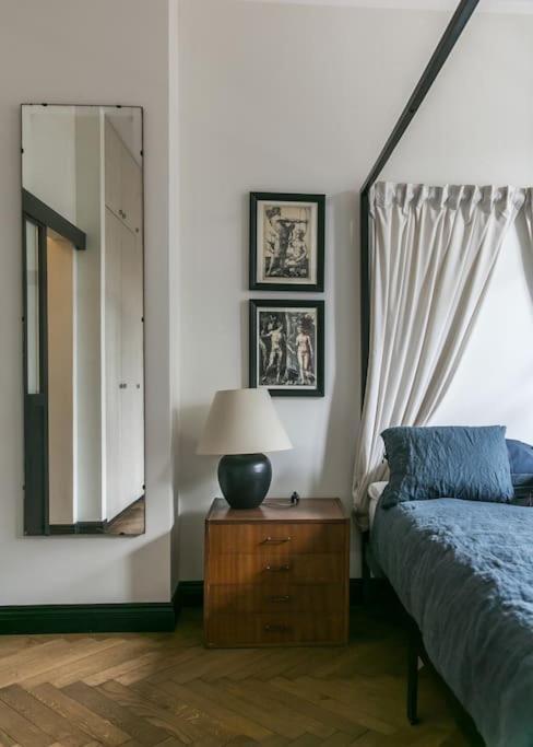 Dark Blue Apartment ワルシャワ エクステリア 写真