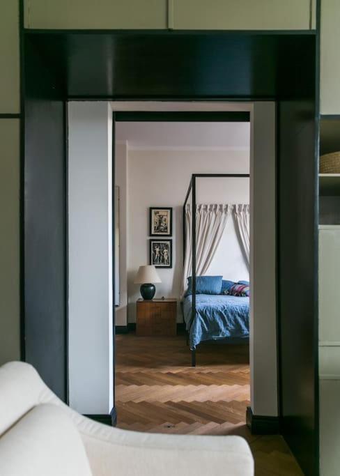 Dark Blue Apartment ワルシャワ エクステリア 写真